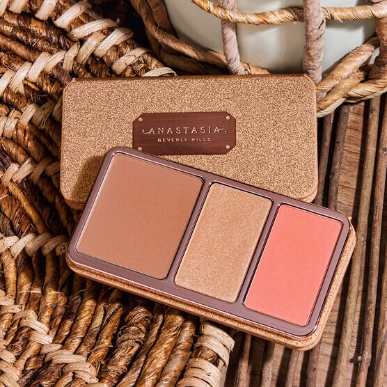 ANASTASIA  PALETTE       PALE